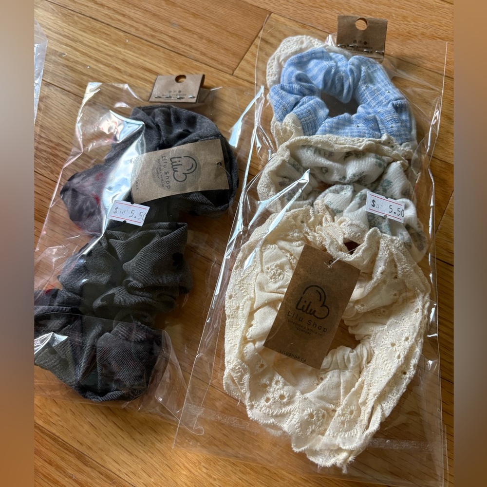 NWT Lot of 5 - Hair Scrunchies Accessories